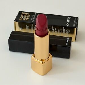 NWT Chanel Rouge Allure Velvet Luminous Matte Lip Colour, 58 Rouge Vie